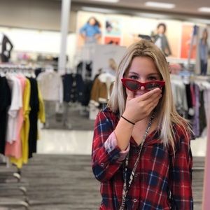 Meet your Posher, Ava